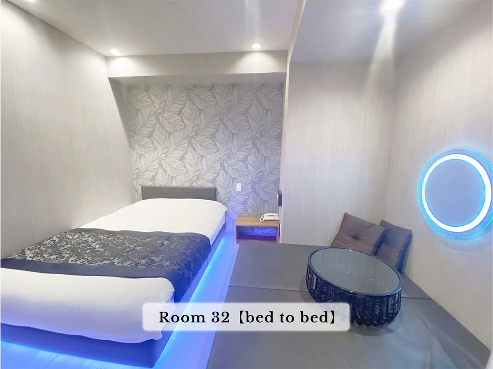 32号室 bed to bed